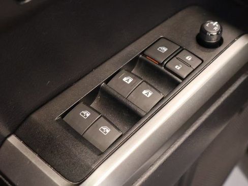 Used 2020 Toyota Tacoma Limited image 12