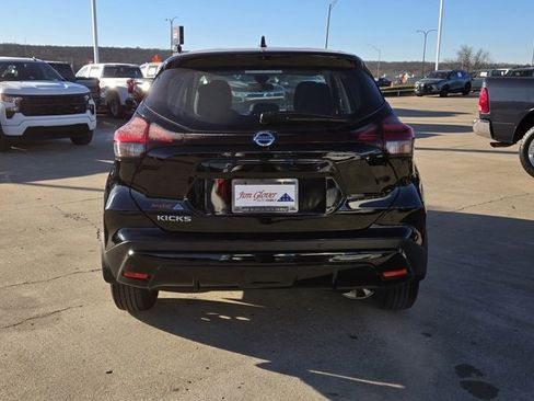 Used 2021 Nissan Kicks S image 5