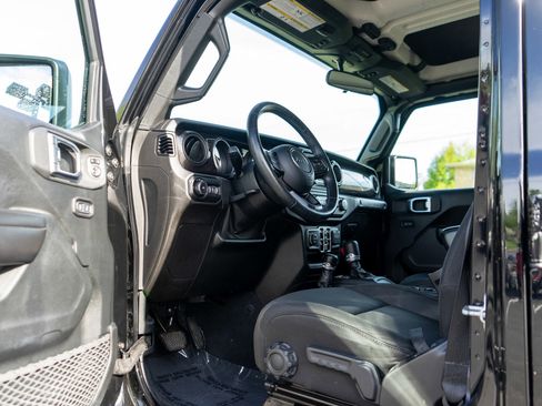 Used 2019 Jeep Wrangler Unlimited Sport AWD/4WD image 13