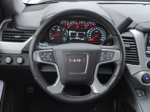 Used 2018 GMC Yukon SLT image 25