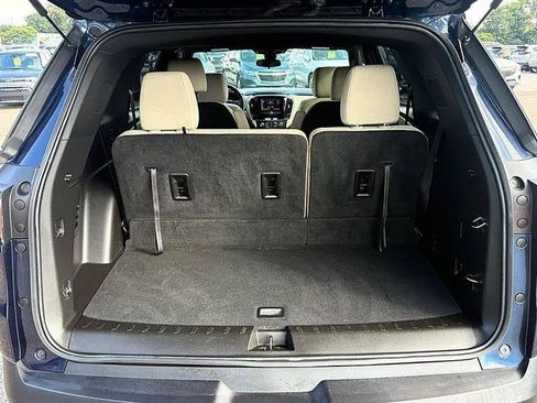 Used 2023 Chevrolet Traverse LT FWD image 10