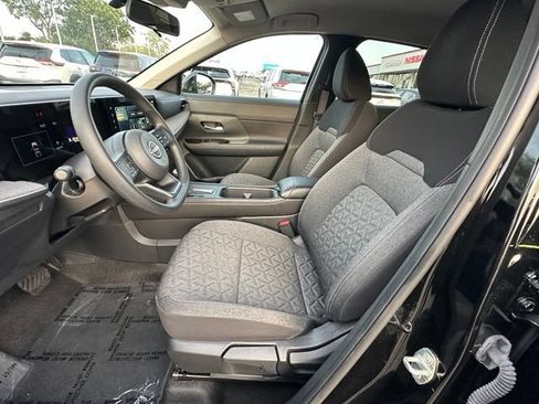 Used 2025 Nissan Kicks SV AWD/4WD image 20
