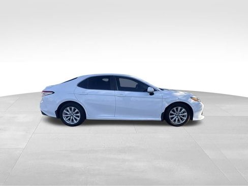 Used 2020 Toyota Camry LE w/ Carpet Mat Package FWD image 3