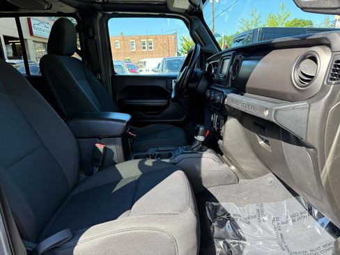 Used 2019 Jeep Wrangler Unlimited Sport S AWD/4WD image 14
