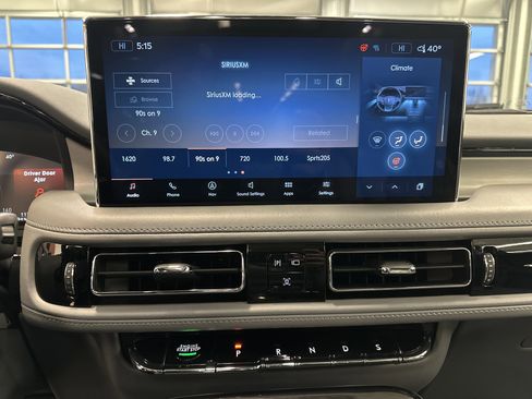 Used 2022 Lincoln Nautilus Reserve w/ Luxury Package image 3