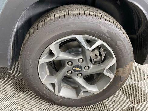 Used 2025 Chevrolet Trax LT w/ Driver Confidence Package image 9