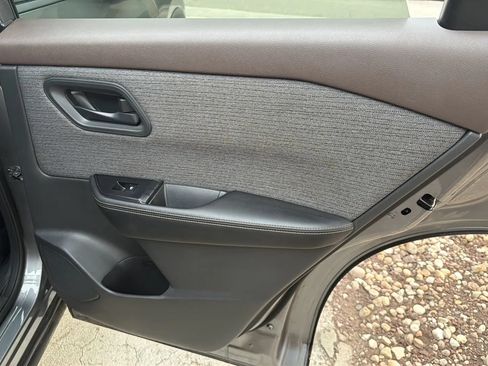 Used 2021 Nissan Rogue S FWD image 26