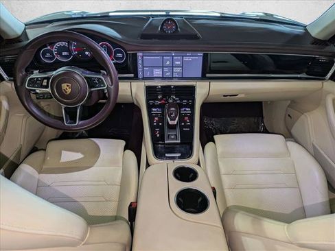 Used 2020 Porsche Panamera image 17