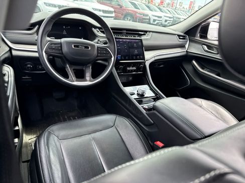 Used 2022 Jeep Grand Cherokee L Limited AWD/4WD image 23