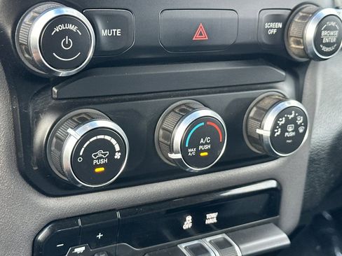 Used 2020 RAM 1500 Big Horn AWD/4WD image 20