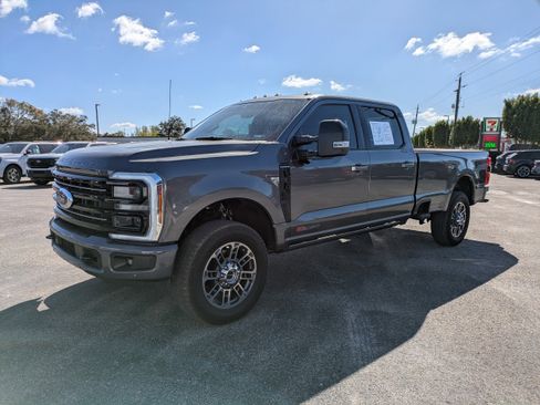 Used 2025 Ford F250 Platinum AWD/4WD image 8