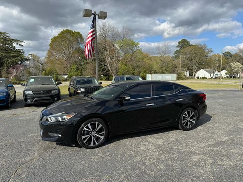 Used 2018 Nissan Maxima 3.5 SV image 2