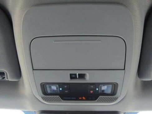 Used 2024 Ford F450 XLT w/ FX4 Off-Road Package image 18