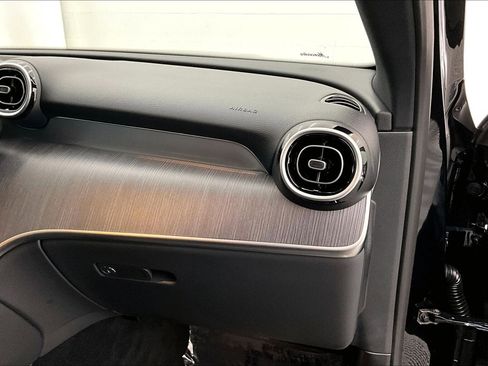 Used 2026 Mercedes-Benz GLC 300 image 20