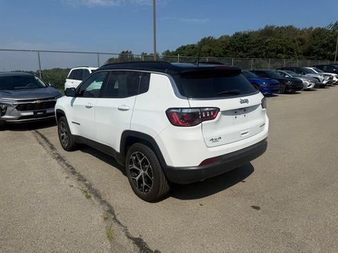 Used 2024 Jeep Compass Limited AWD/4WD image 16