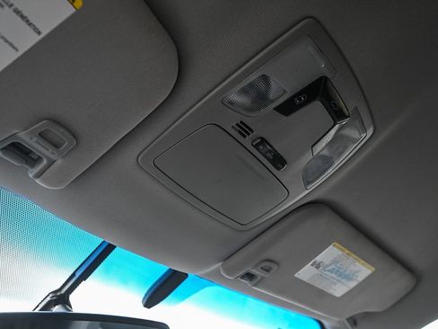 Used 2017 Toyota Sienna SE FWD image 40