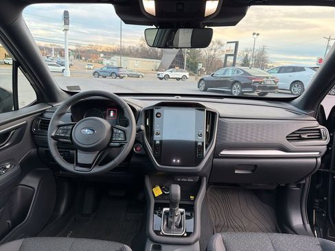 Used 2025 Subaru Forester Premium w/ Convenience Package #2 image 22