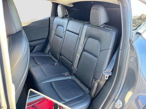 Used 2022 Tesla Model Y Performance image 23