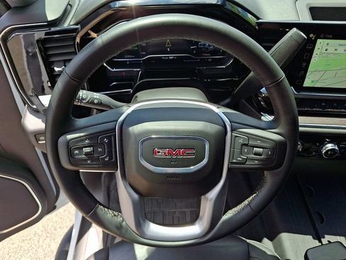 Used 2024 GMC Sierra 1500 SLT AWD/4WD image 19