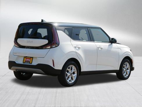 Certified 2024 Kia Soul S FWD image 7