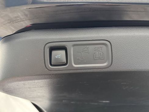 Used 2024 Ford Expedition Max XLT image 16