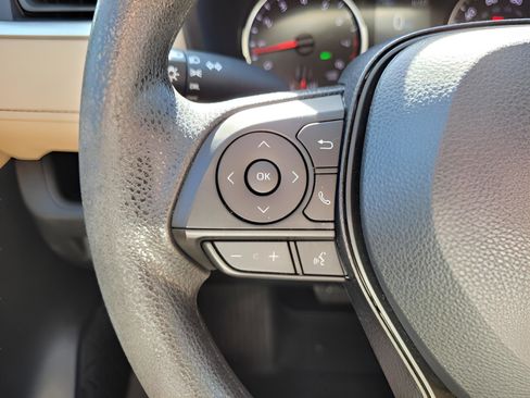 Certified 2022 Toyota RAV4 LE image 31