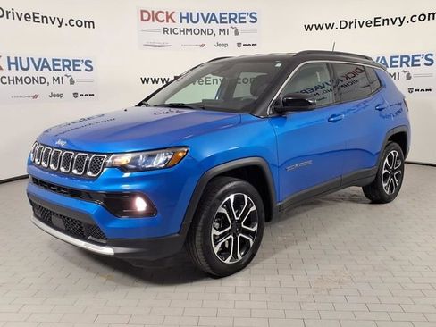 Used 2023 Jeep Compass Limited AWD/4WD image 1