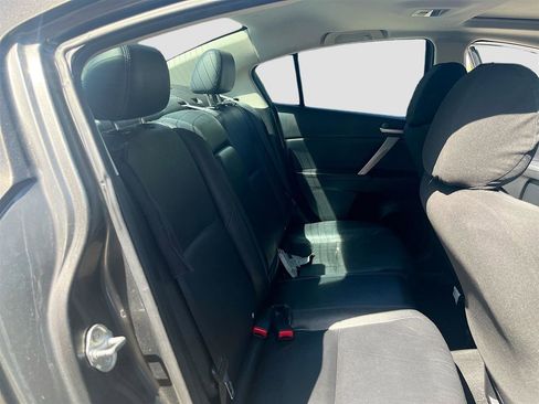 Used 2013 MAZDA MAZDA3 i Grand Touring w/ Tech Pkg image 25