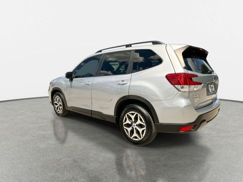 Used 2020 Subaru Forester Premium AWD/4WD image 6