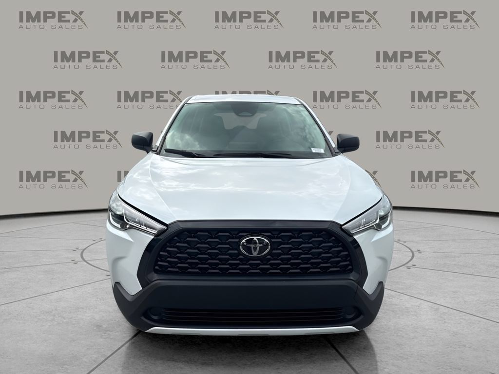 Used 2025 Toyota Corolla Cross L FWD image 8