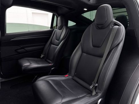 Used 2022 Tesla Model X Plaid image 31