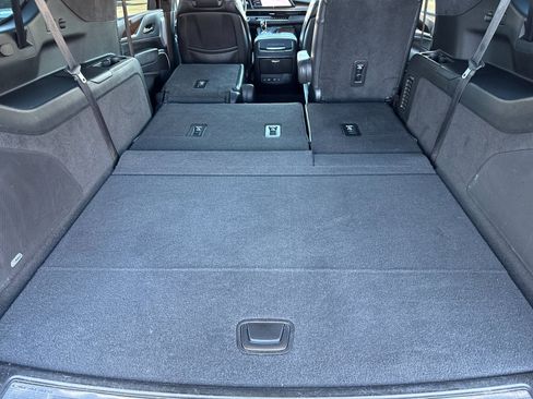 Used 2022 Cadillac Escalade ESV Sport Platinum image 18