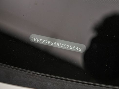 Used 2024 Volkswagen Taos SE w/ Panoramic Sunroof Package FWD image 29
