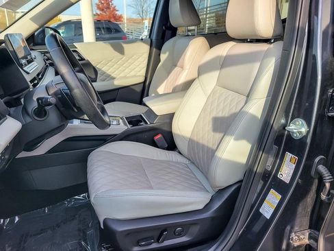 Used 2024 Mitsubishi Outlander SEL image 8