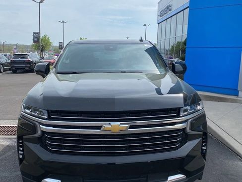 Used 2024 Chevrolet Suburban LT image 9