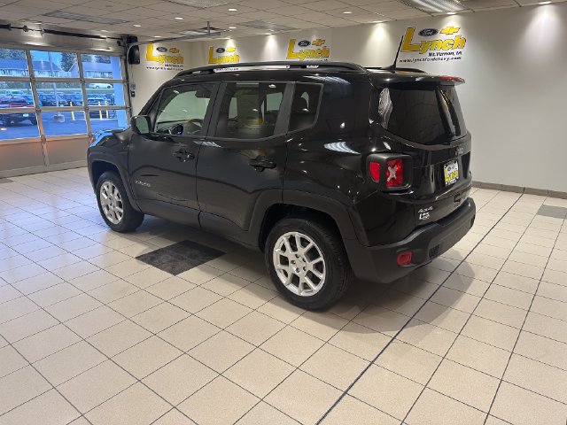Used 2020 Jeep Renegade Latitude w/ Cold Weather Group AWD/4WD image 17