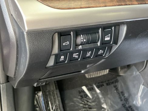 Used 2018 Subaru Outback 2.5i Limited image 29
