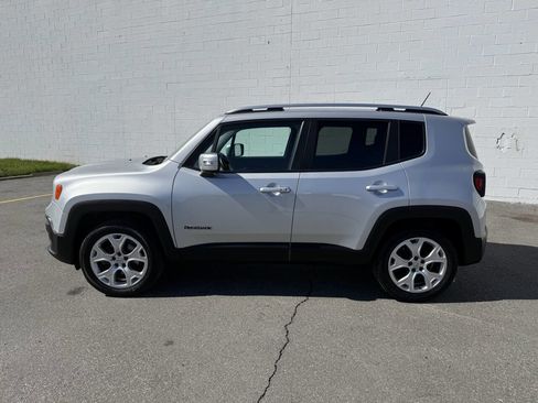 Used 2015 Jeep Renegade Limited image 2