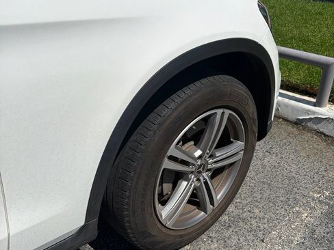 Used 2022 Mercedes-Benz GLC 300 image 3