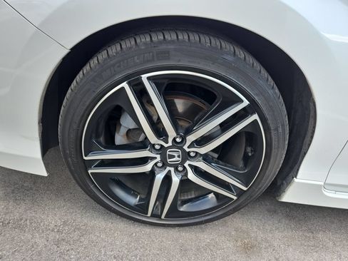 Used 2016 Honda Accord Touring image 9