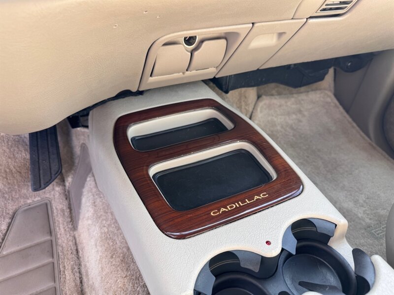 Used 2000 Cadillac Escalade 4WD image 19