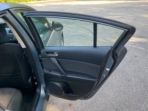 Used 2013 MAZDA MAZDA3 i Touring FWD image 36