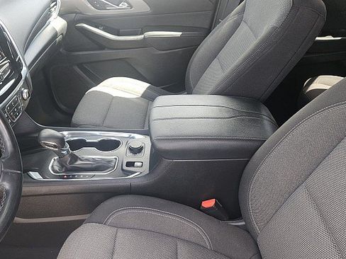 Used 2023 Chevrolet Traverse LT FWD image 10