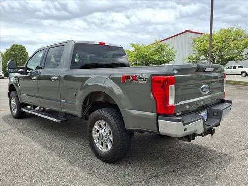 Used 2019 Ford F250 XLT w/ XLT Premium Package AWD/4WD image 13