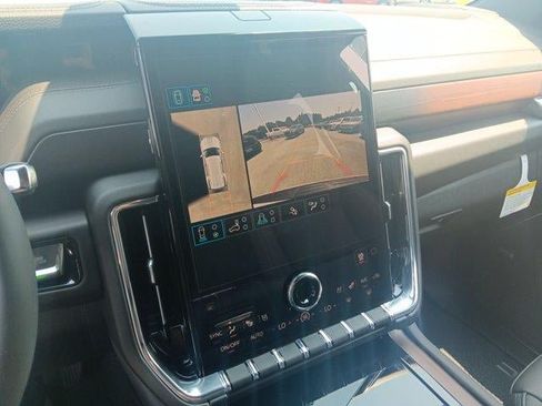 New 2026 GMC Yukon Denali w/ Advanced Technology Package AWD/4WD image 11
