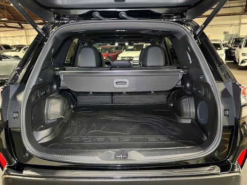 Used 2025 Subaru Forester Touring AWD/4WD image 16