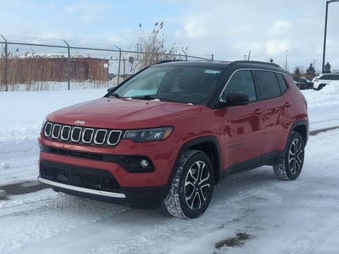 Used 2023 Jeep Compass Limited image 7