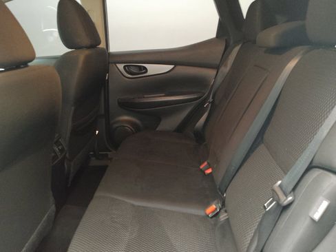 Used 2021 Nissan Rogue Sport S image 18