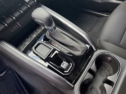 New 2025 GMC Canyon Elevation w/ Convenience Package image 18