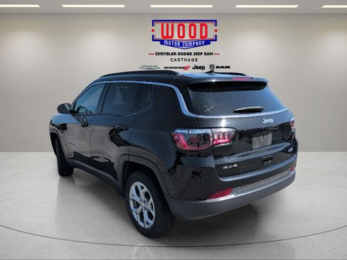 Used 2024 Jeep Compass Latitude AWD/4WD image 5